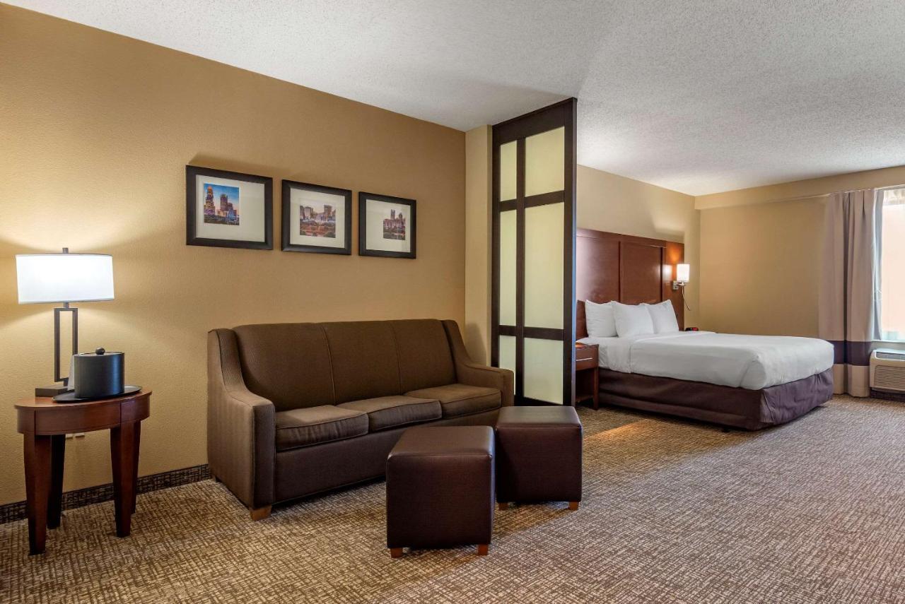 Comfort Suites Huntersville Near Lake Norman Buitenkant foto